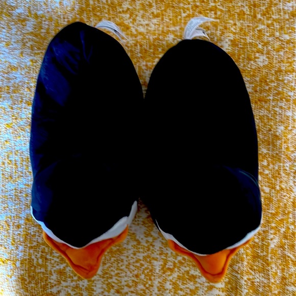 Happy Feet kids size Large penguin slippers - Picture 2 of 5